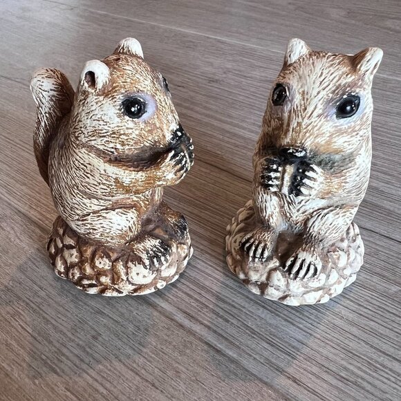 Chipmunk Squirrel Salt and Pepper Shakers Set Woodland Creatures Kitschy Novelty - Picture 8 of 10